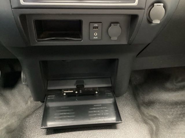 Used 2017 Nissan Titan S image 18