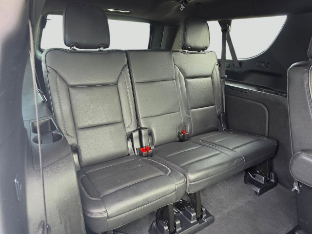 Used 2025 GMC Yukon XL Denali AWD/4WD image 13