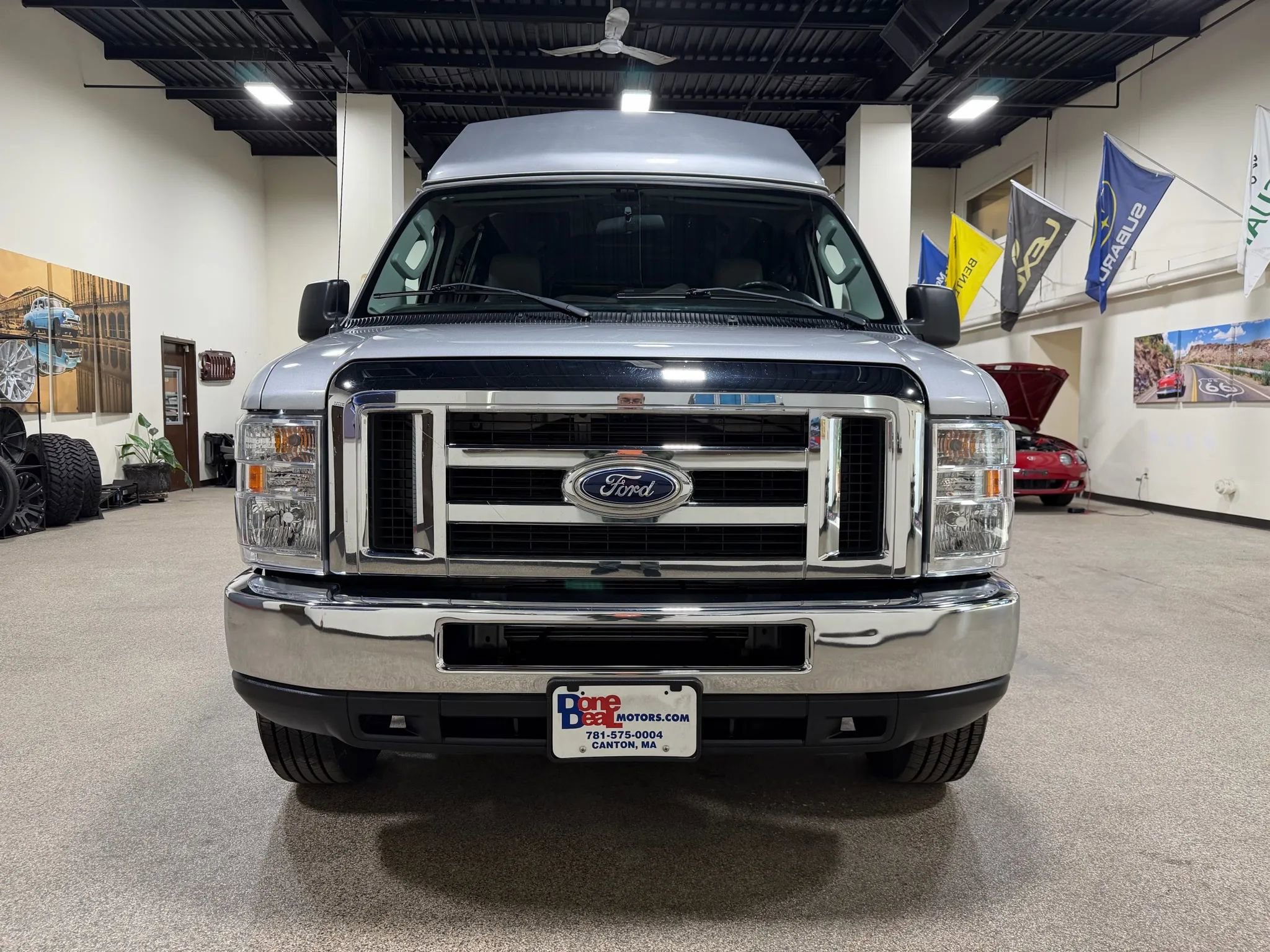 Used 2014 Ford E-250 and Econoline 250 Extended w/ Power Group image 3