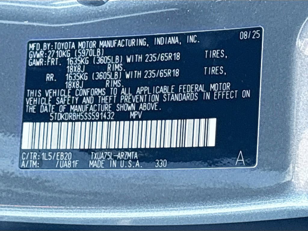 Certified 2025 Toyota Highlander XLE image 36