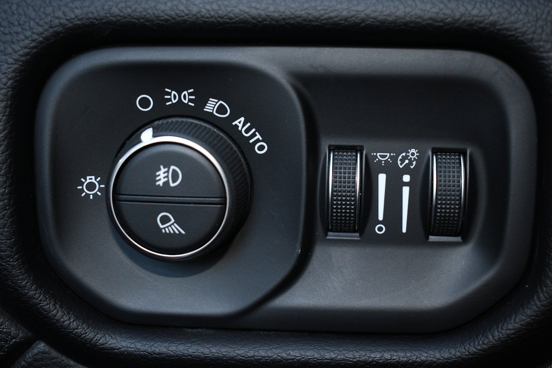 Used 2020 RAM 2500 Laramie w/ Night Edition AWD/4WD image 41