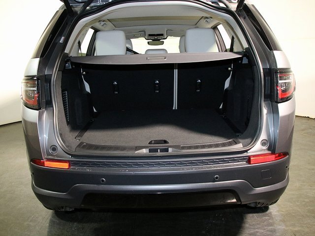 Used 2023 Land Rover Discovery Sport SE image 29