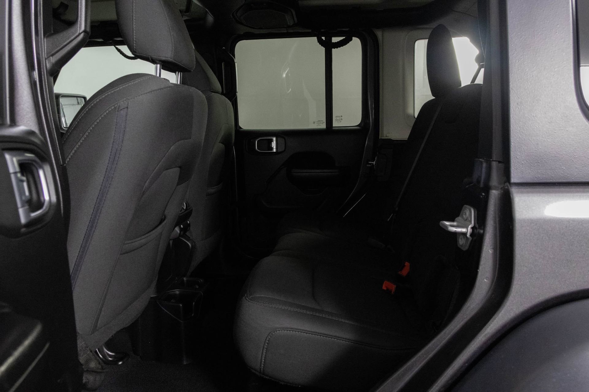 Used 2019 Jeep Wrangler Unlimited Sport S image 32