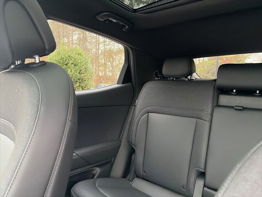 Used 2026 Genesis GV60 RWD image 7