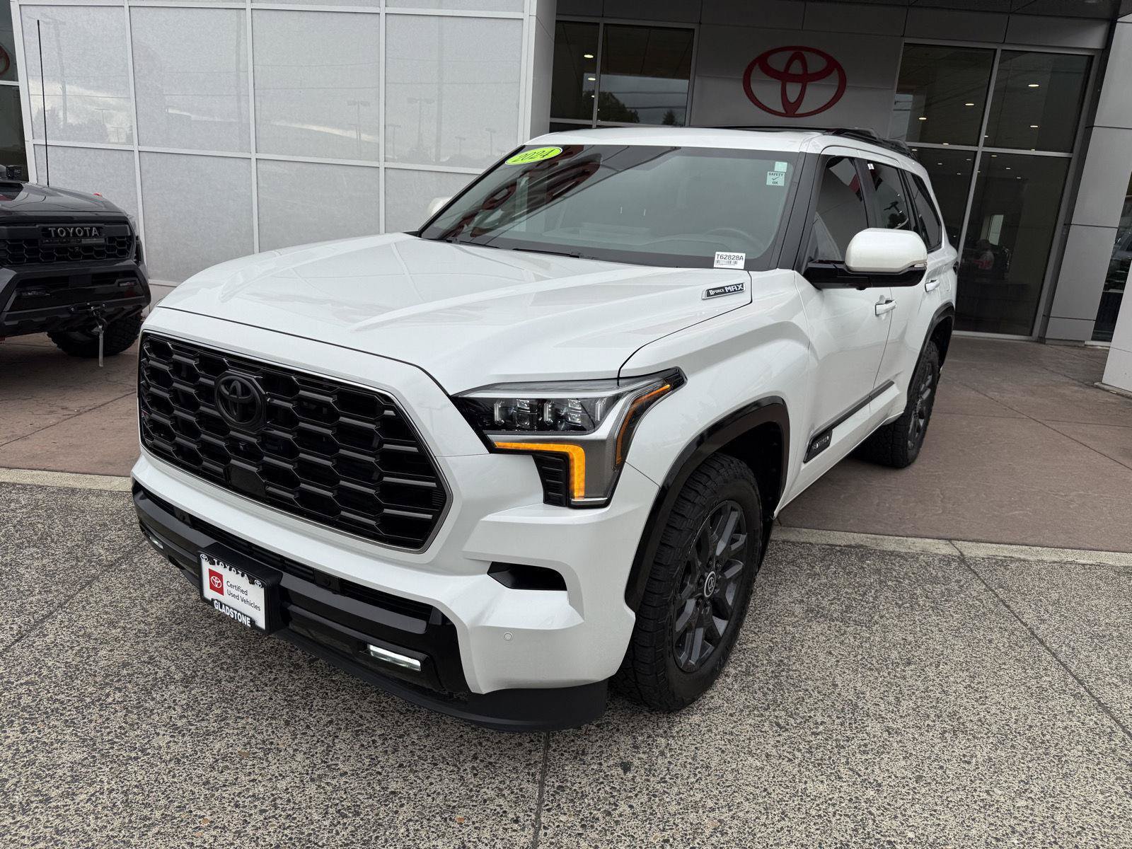 Certified 2024 Toyota Sequoia Platinum AWD/4WD image 4