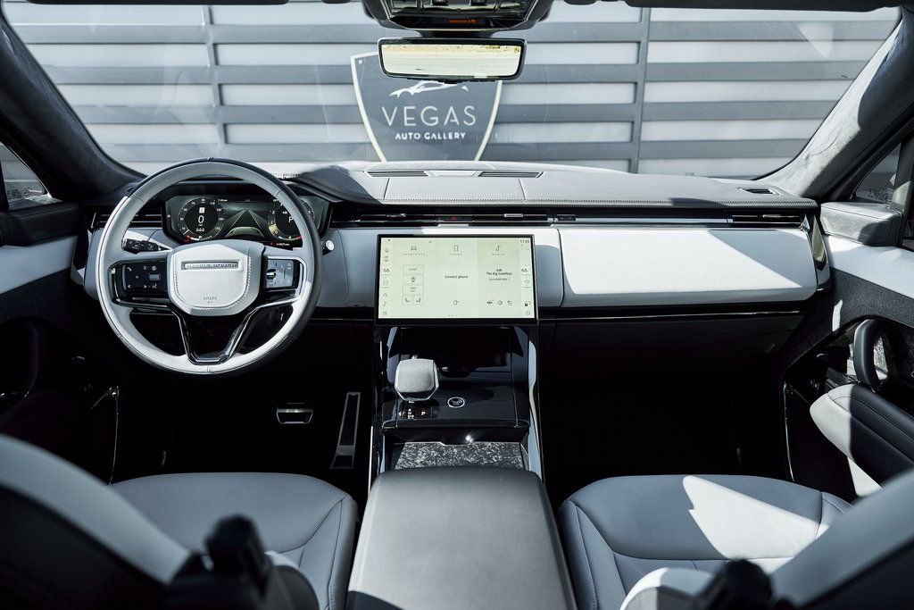 Used 2025 Land Rover Range Rover Sport Autobiography image 42