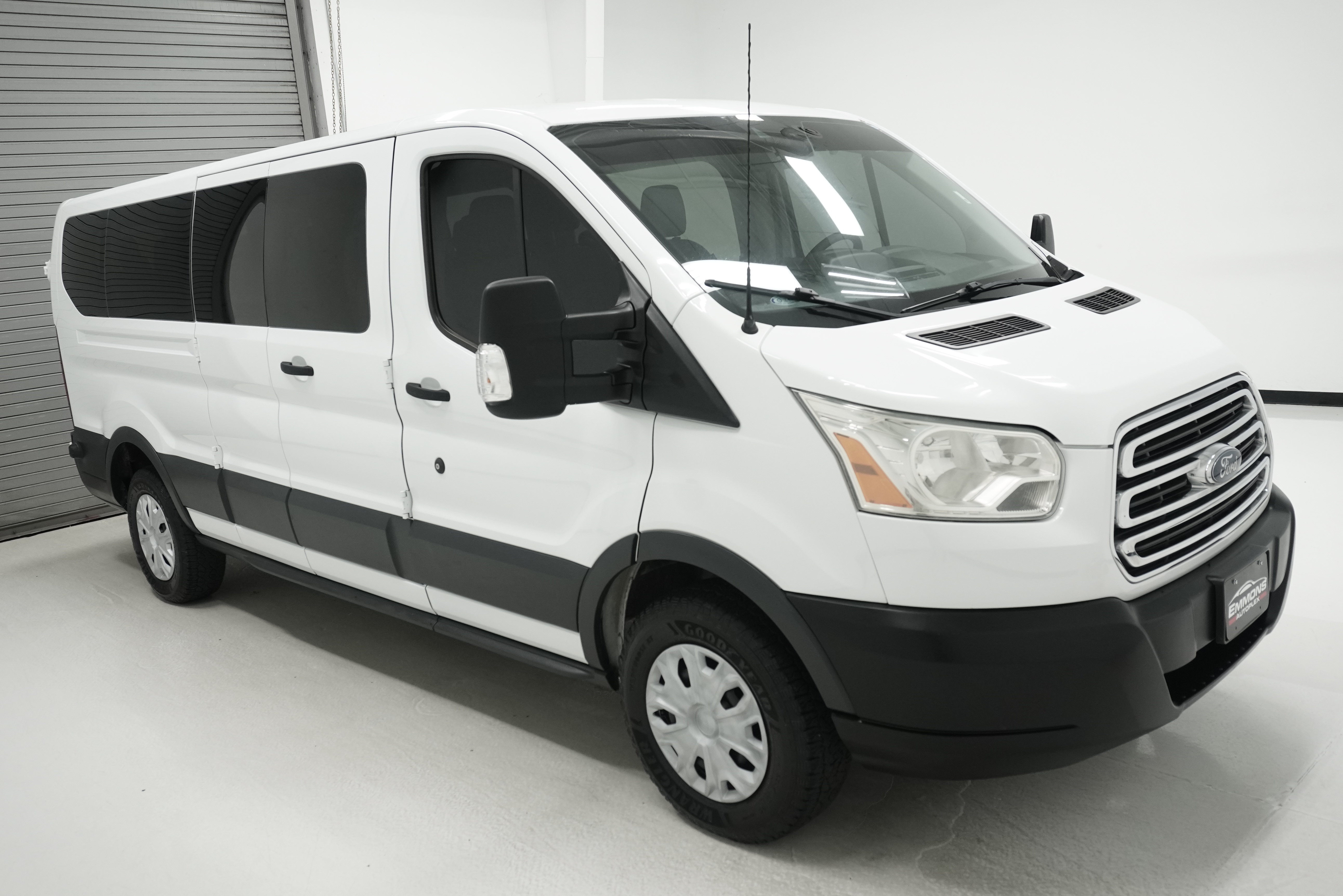 Used 2015 Ford Transit 350 XLT RWD image 2