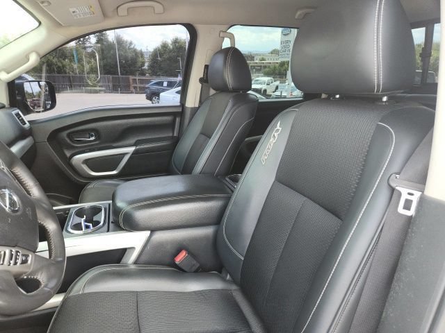 Used 2017 Nissan Titan PRO-4X AWD/4WD image 10