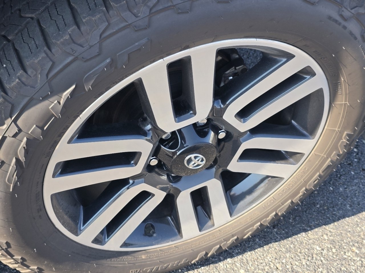 Used 2023 Toyota 4Runner Limited AWD/4WD image 22