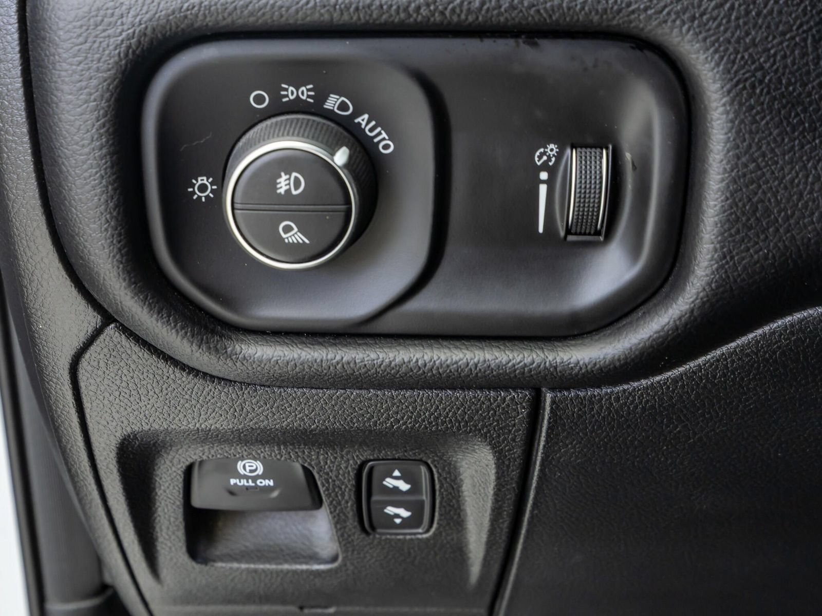 Used 2021 RAM 1500 Big Horn AWD/4WD image 16
