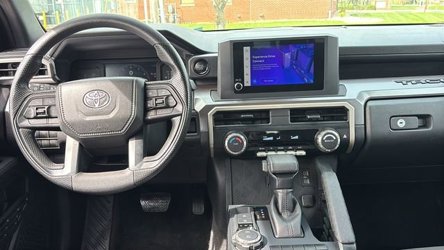 Used 2025 Toyota Tacoma SR5 AWD/4WD image 8