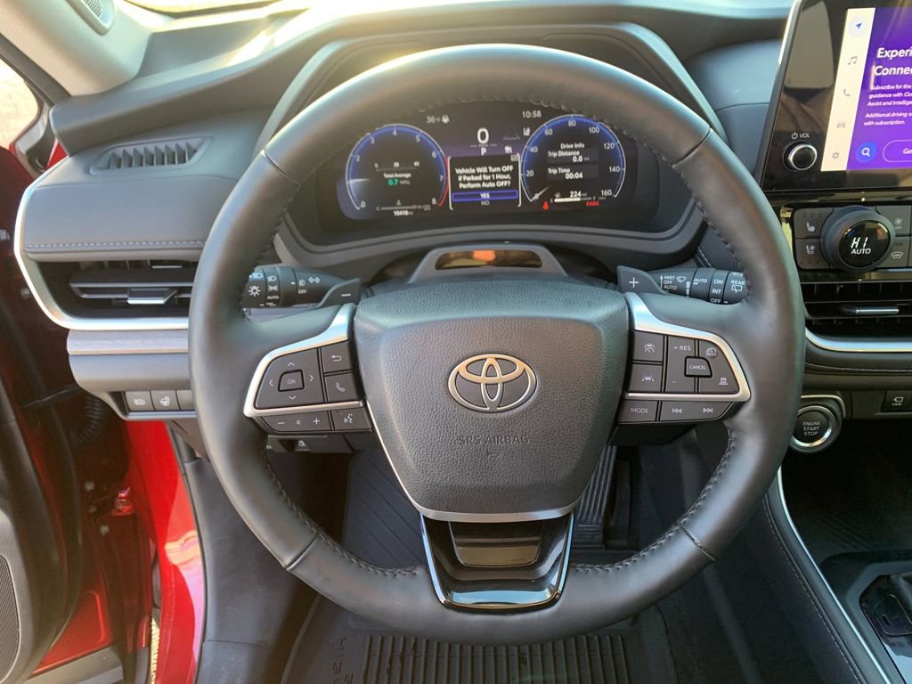 Used 2025 Toyota Grand Highlander AWD image 25