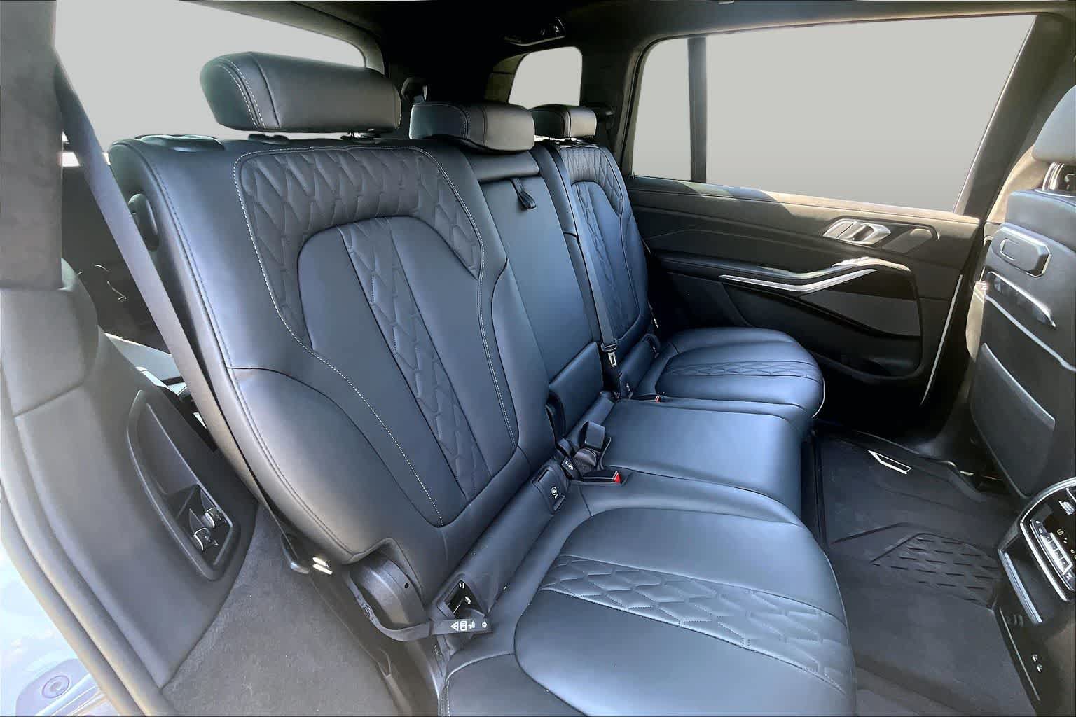 Used 2025 BMW X7 M60i AWD/4WD image 18