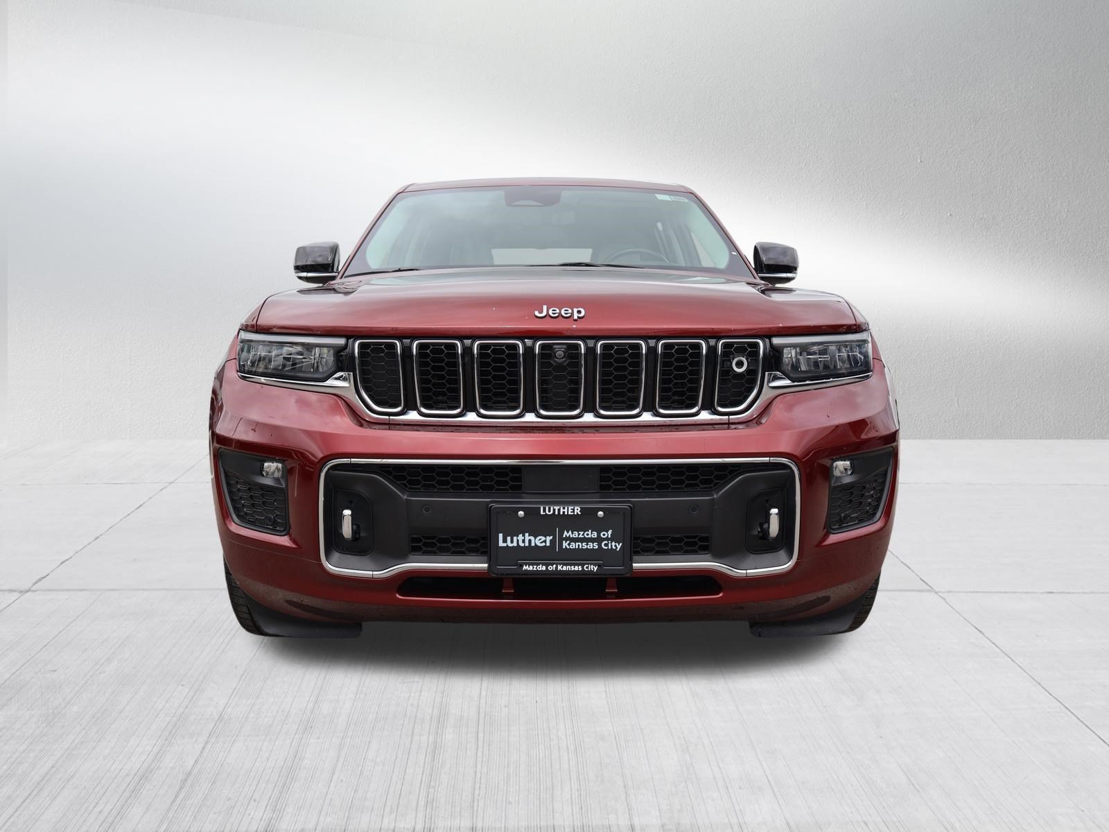 Used 2021 Jeep Grand Cherokee L Overland w/ Advanced Protech Group III AWD/4WD image 2