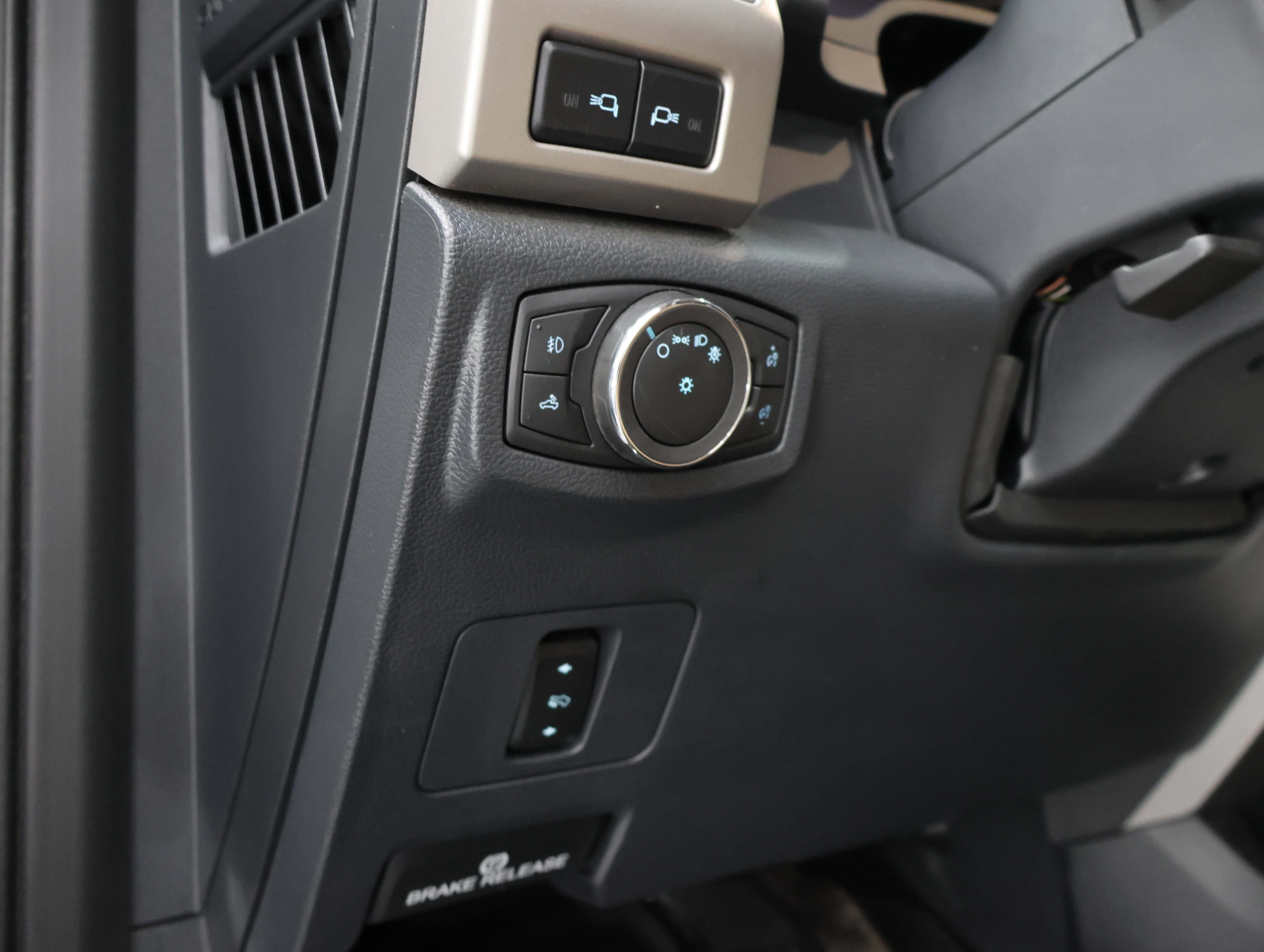 Used 2022 Ford F250 Lariat w/ Lariat Value Package AWD/4WD image 46