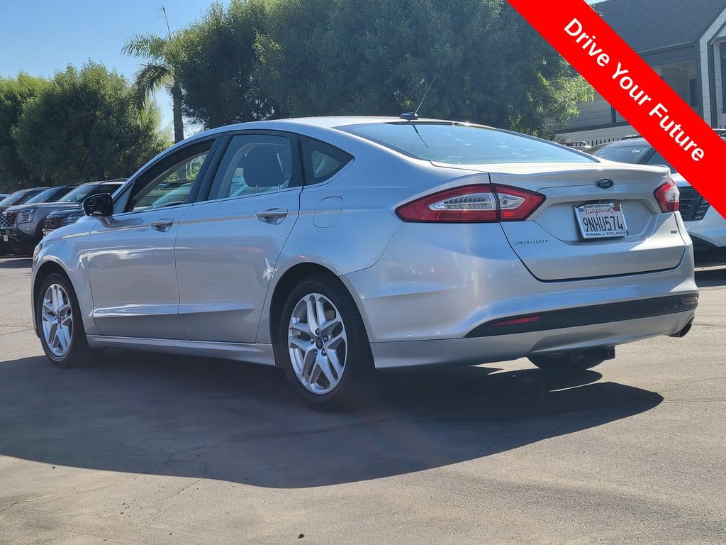 Used 2015 Ford Fusion SE FWD image 3