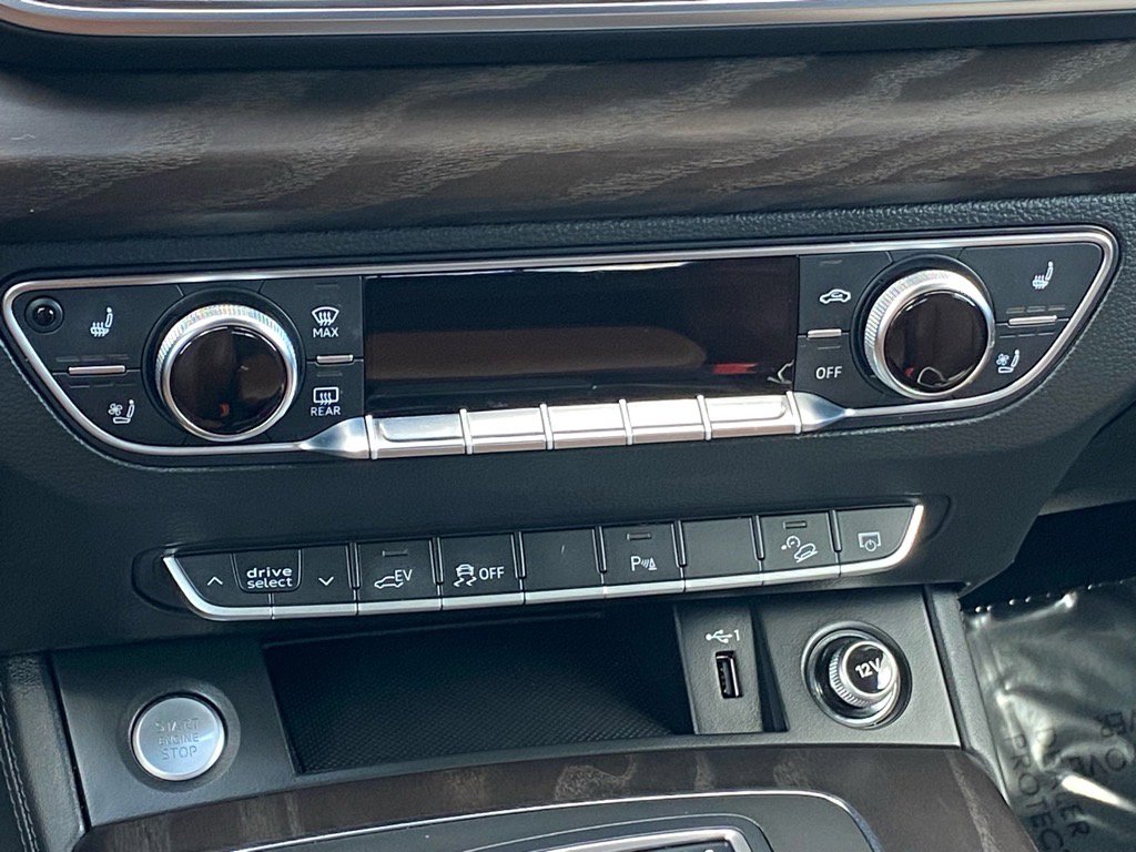 Used 2020 Audi Q5 e Premium Plus w/ Premium Plus Package image 11