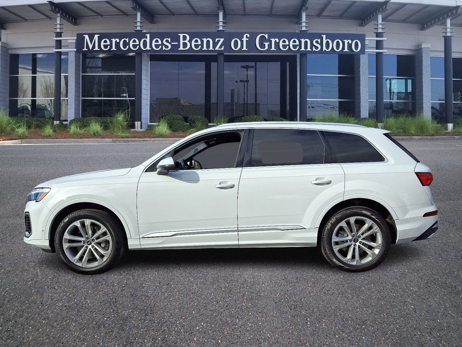 Used 2025 Audi Q7 3.0T Premium Plus image 7