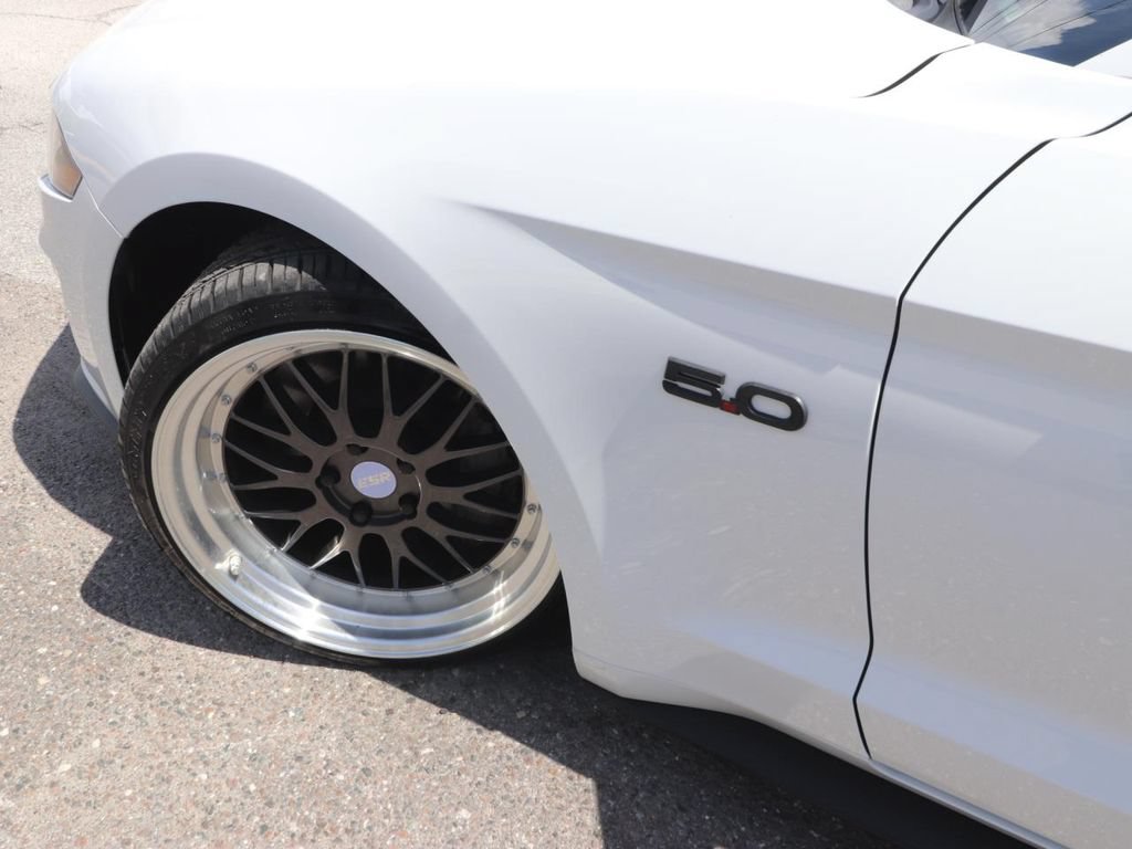Used 2019 Ford Mustang GT RWD image 3
