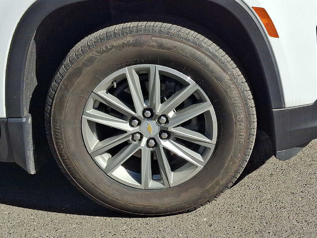 Used 2023 Chevrolet Traverse LT AWD/4WD image 34