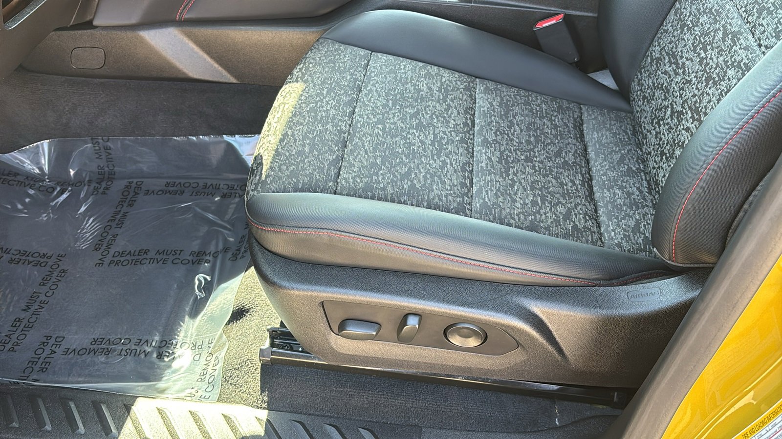 Used 2023 Chevrolet Colorado Z71 w/ Z71 Convenience Package 2 image 23