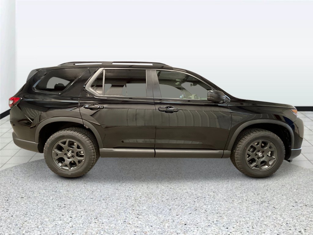 New 2026 Honda Pilot TrailSport image 2