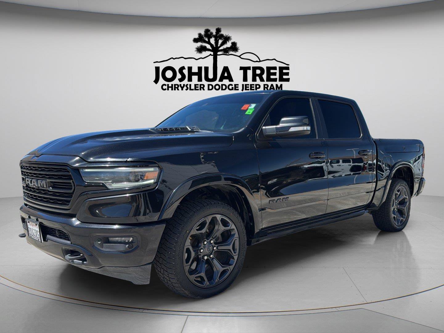 Used 2020 RAM 1500 Limited w/ Black Appearance Package AWD/4WD image 3