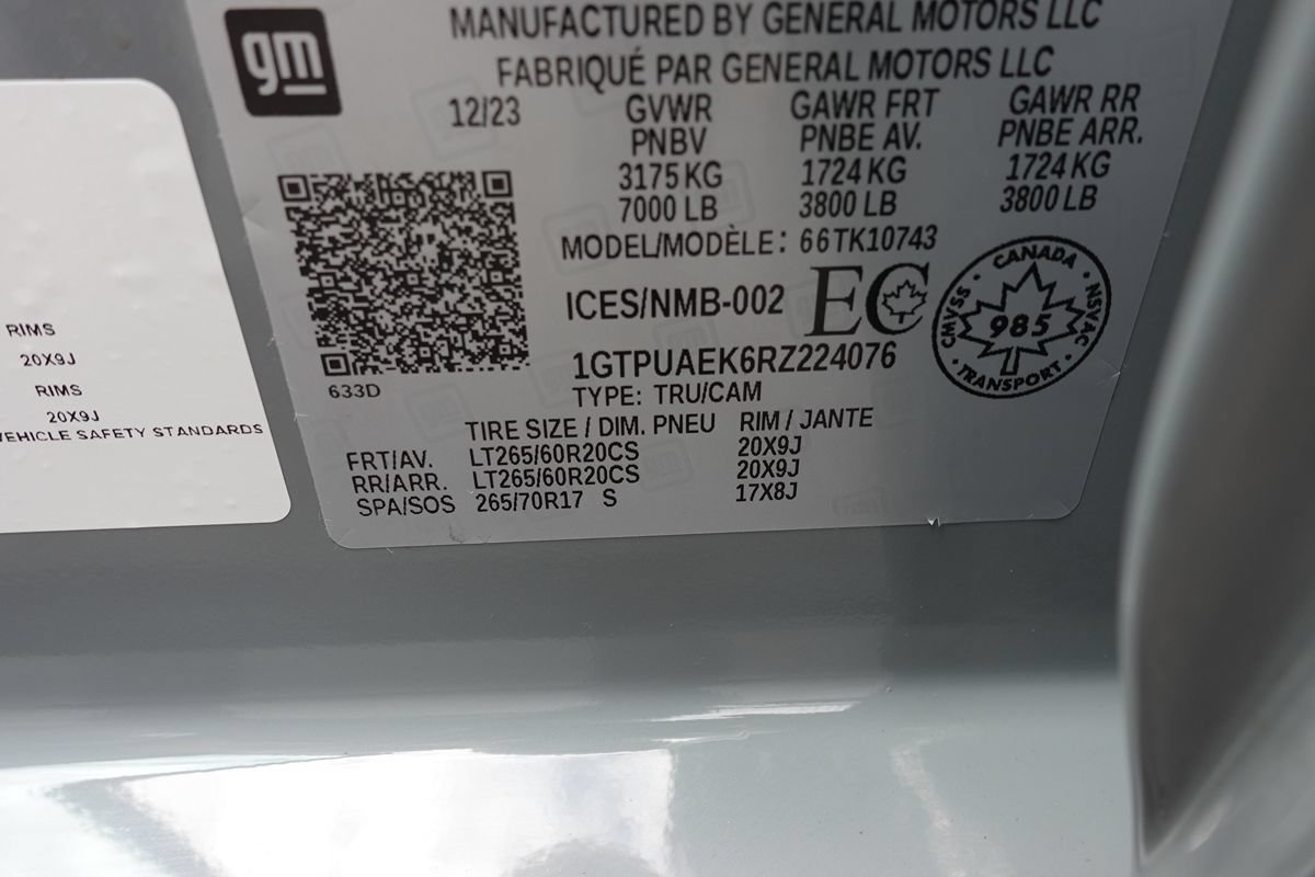 Used 2024 GMC Sierra 1500 Pro w/ Graphite Edition AWD/4WD image 18