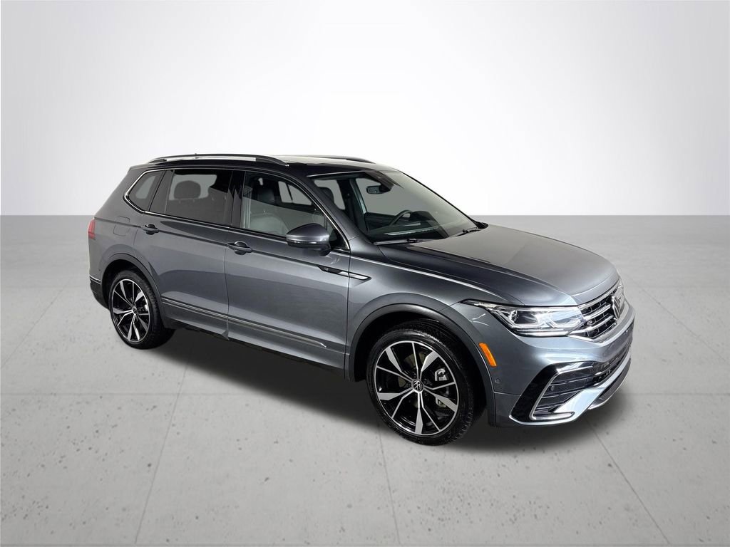 Certified 2022 Volkswagen Tiguan SEL R-Line image 4