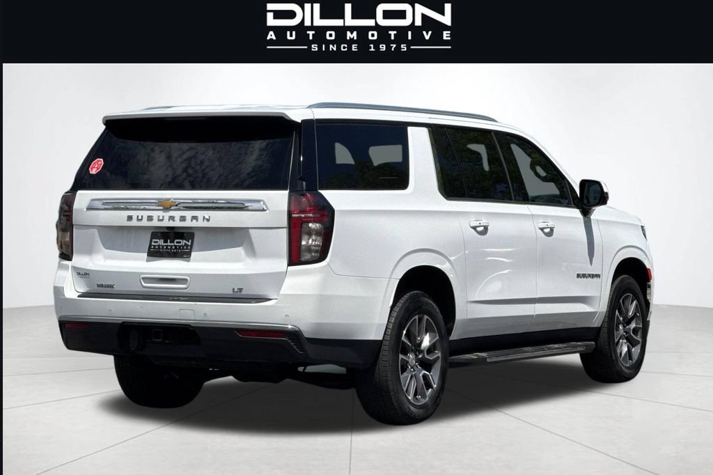 Used 2023 Chevrolet Suburban LT w/ Luxury Package AWD/4WD image 4