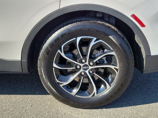 Used 2024 Lincoln Nautilus Premier AWD/4WD image 30