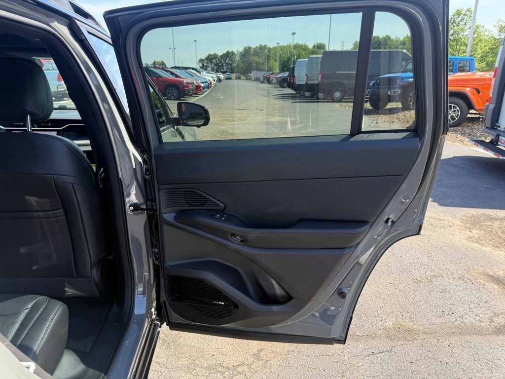 New 2026 Jeep Cherokee Overland w/ Advanced Pro Tech Group AWD/4WD image 45