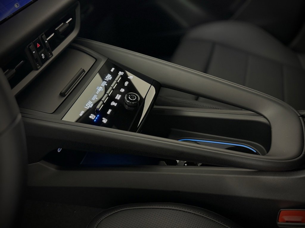 New 2025 Porsche Macan 4 Electric image 24