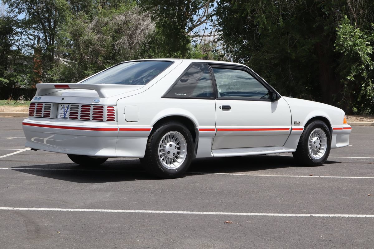Used 1988 Ford Mustang GT RWD image 5