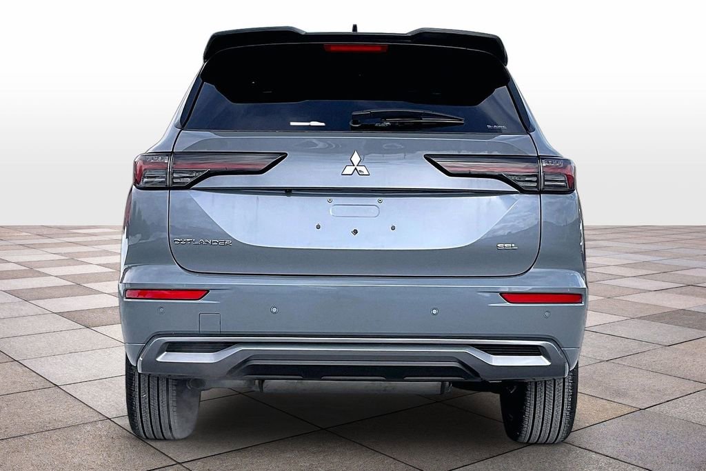 New 2026 Mitsubishi Outlander SEL image 4