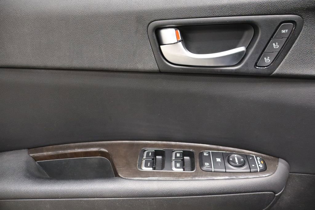 Used 2018 Kia Optima EX image 17