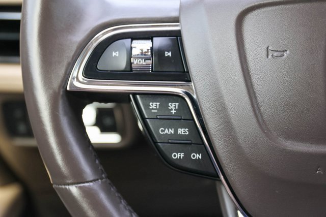 Used 2021 Lincoln Nautilus Reserve image 27