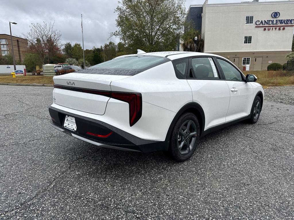 New 2025 Kia K4 FWD image 3