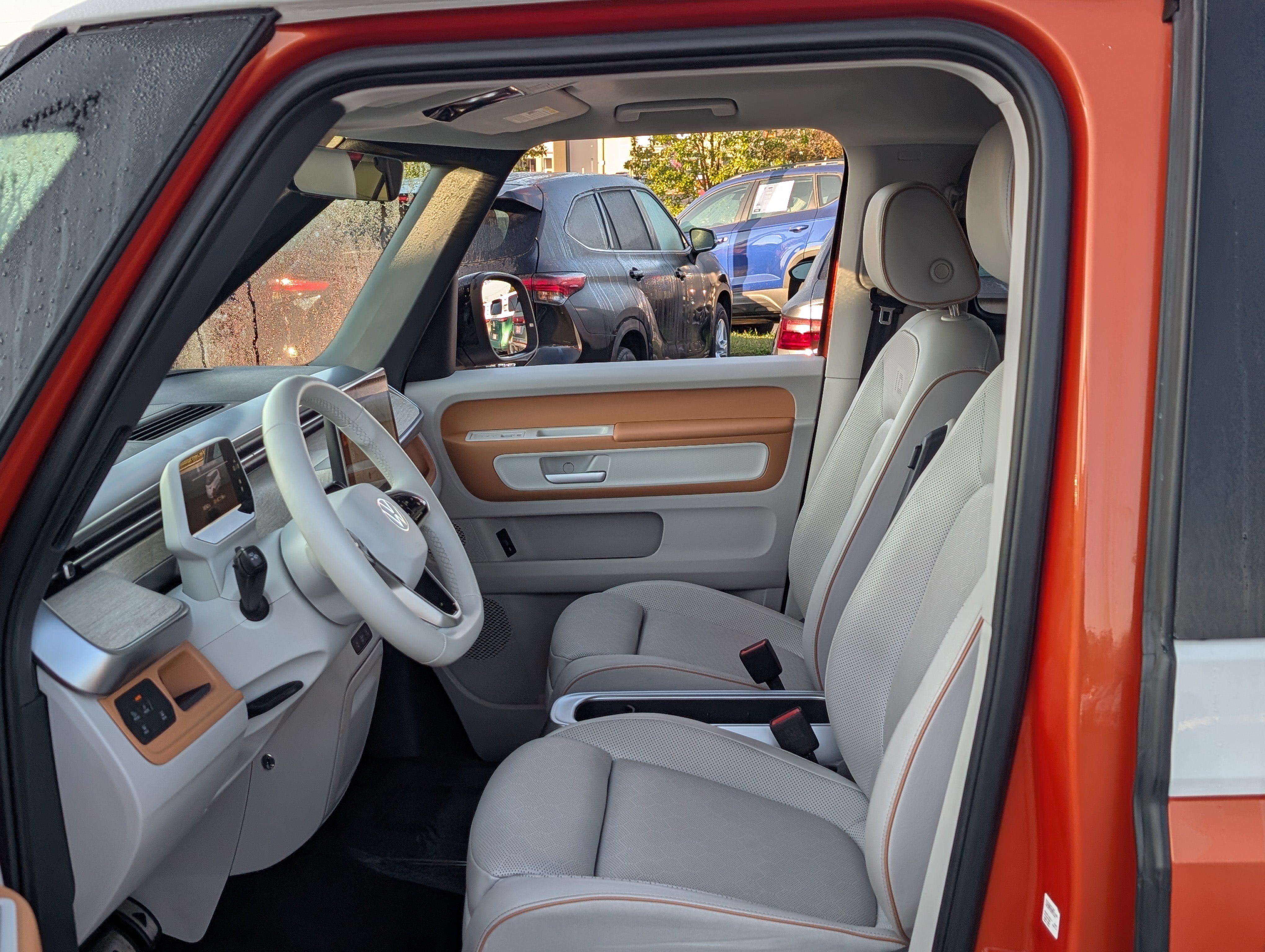 Used 2025 Volkswagen ID. Buzz Pro S Plus RWD image 17