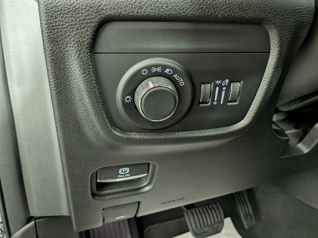 Certified 2024 Jeep Grand Cherokee Altitude image 20