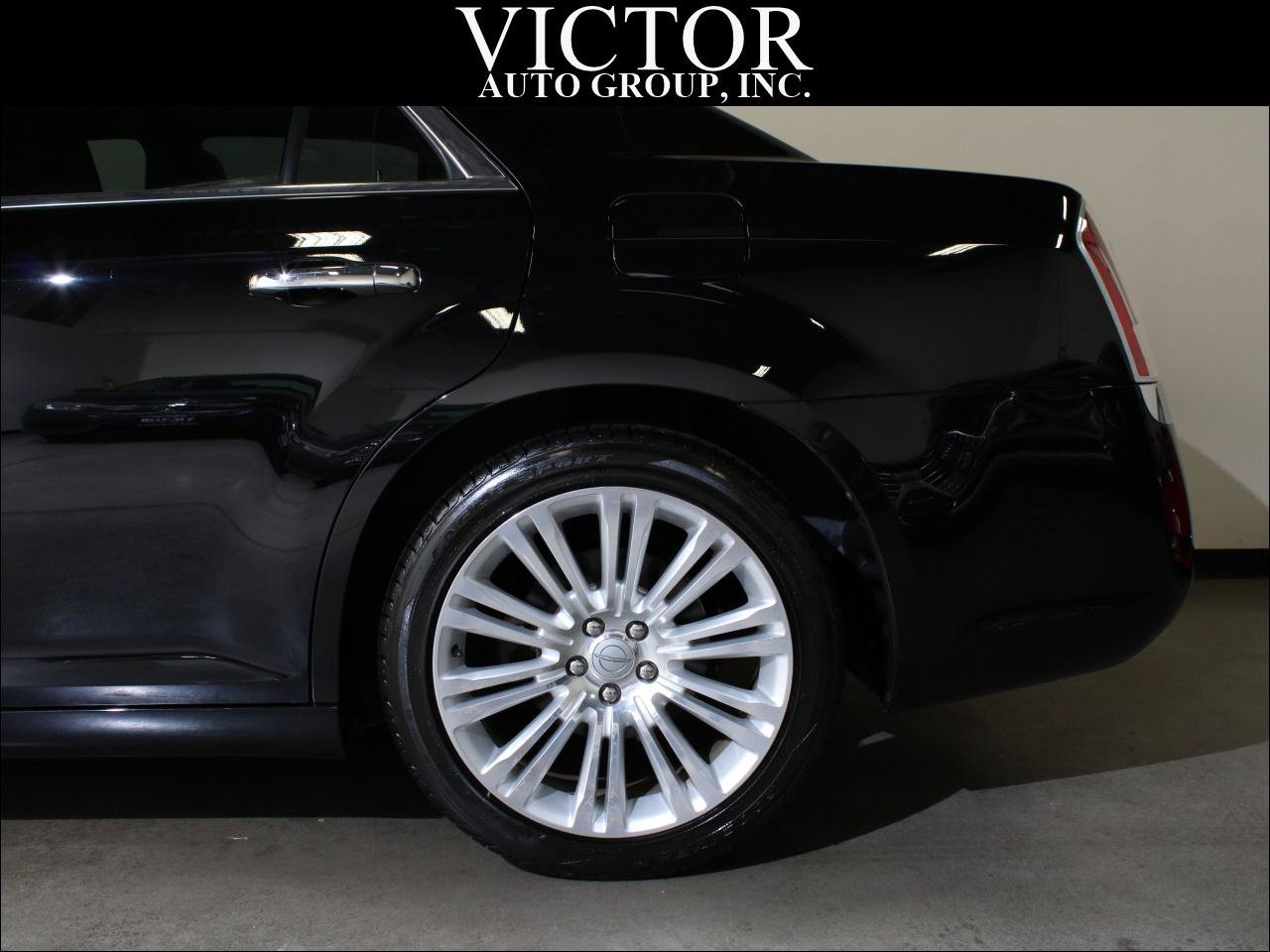 Used 2012 Chrysler 300 Limited RWD image 7