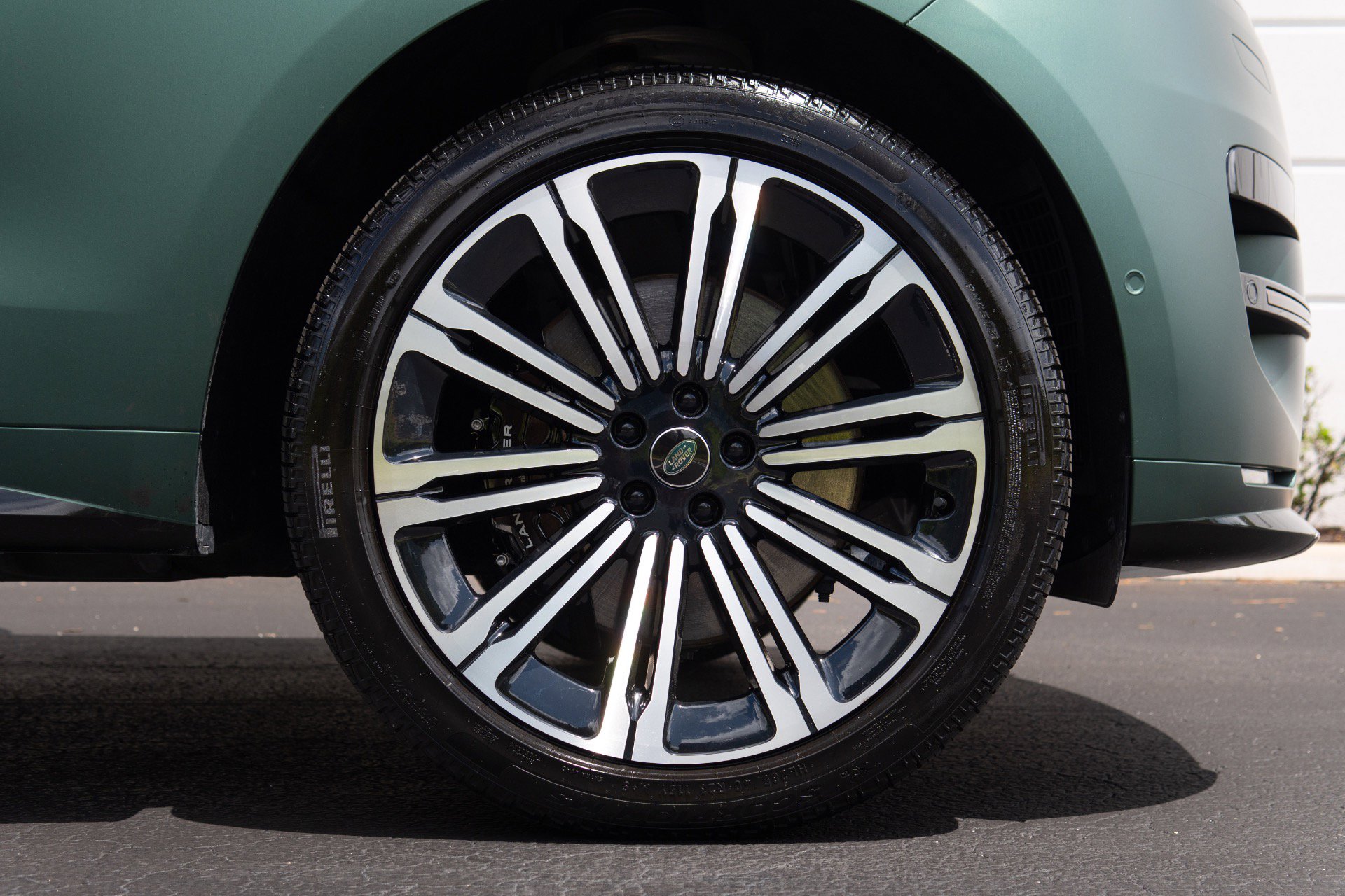 Used 2025 Land Rover Range Rover Sport Dynamic SE AWD/4WD image 8