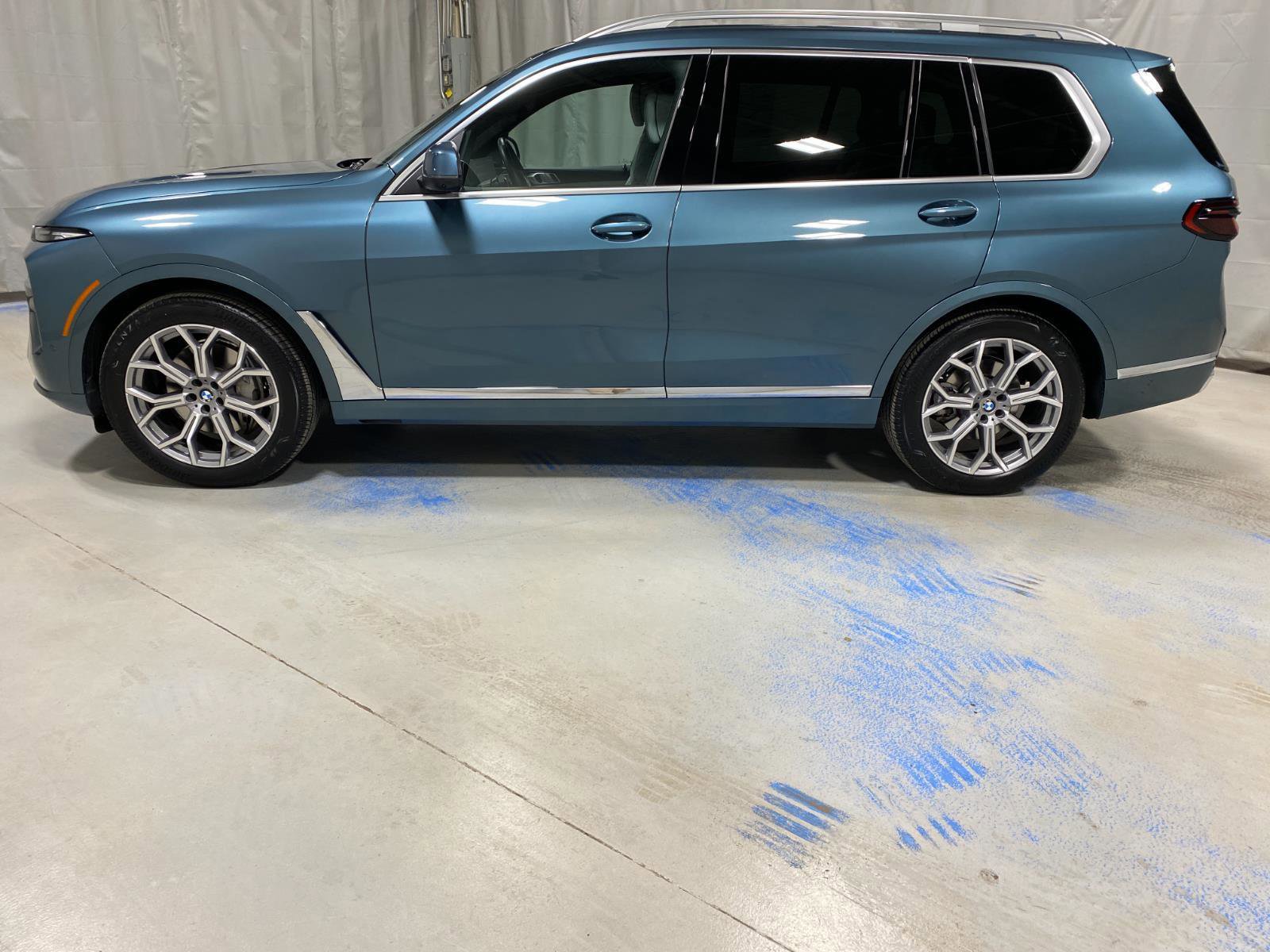 Certified 2025 BMW X7 xDrive40i w/ Premium Package image 6