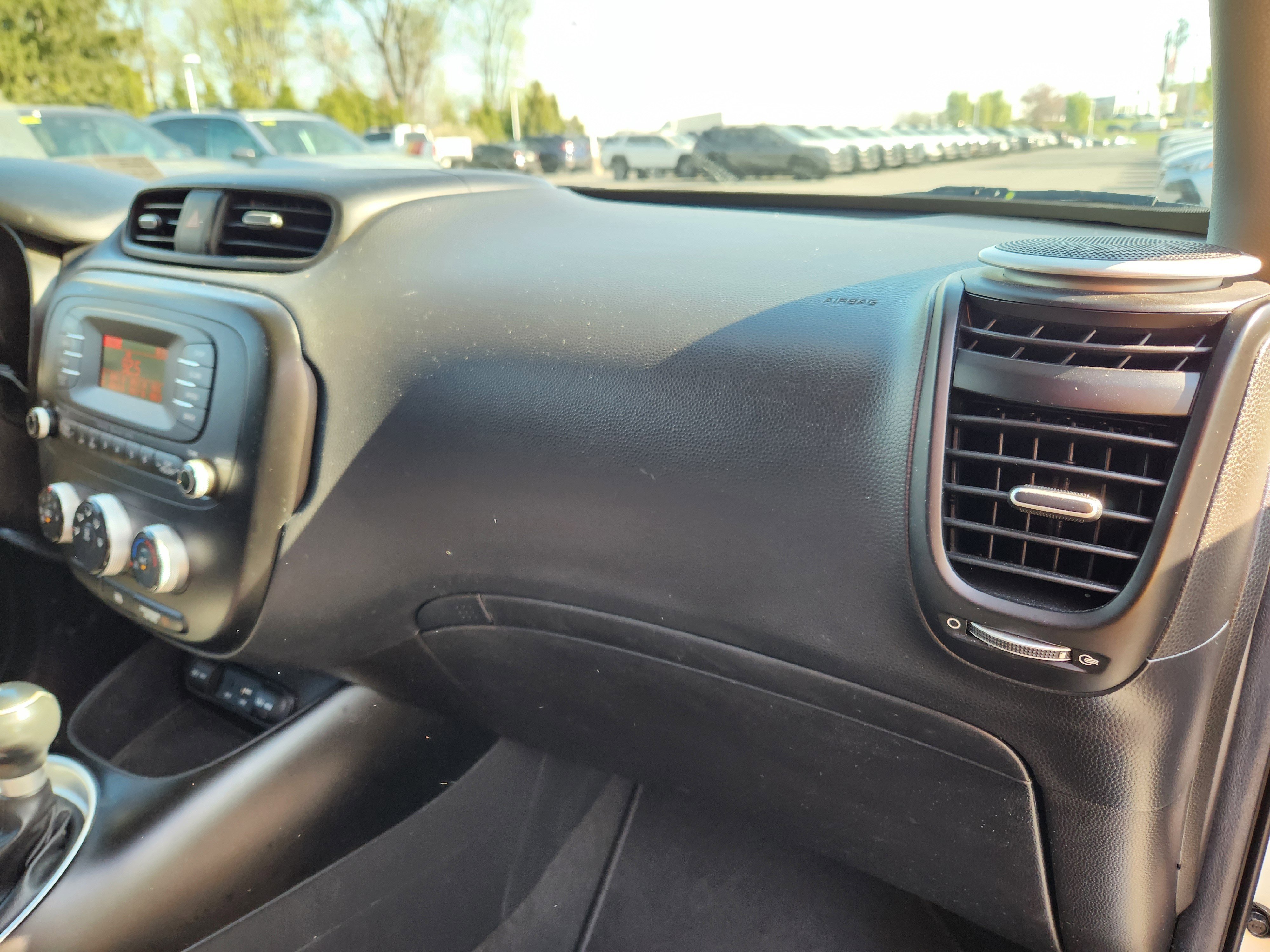 Used 2016 Kia Soul FWD image 17