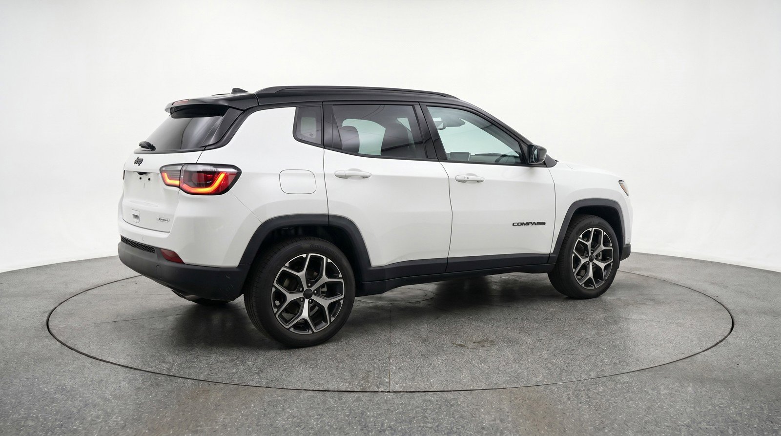 Used 2025 Jeep Compass Limited AWD/4WD image 9