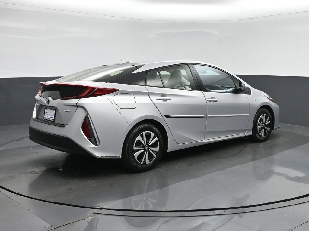 Used 2017 Toyota Prius Prime Premium FWD image 7