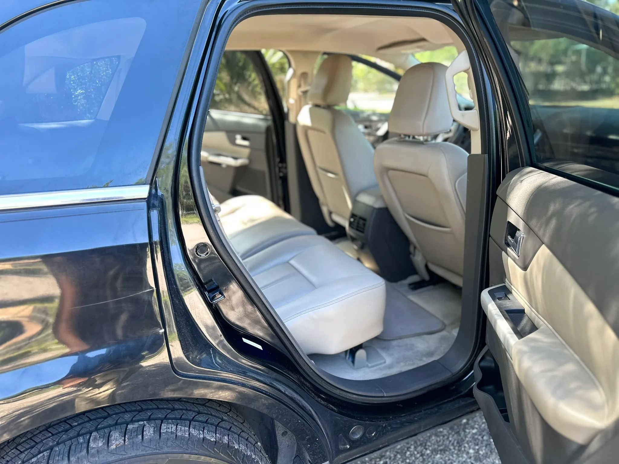 Used 2011 Ford Edge Limited FWD image 5