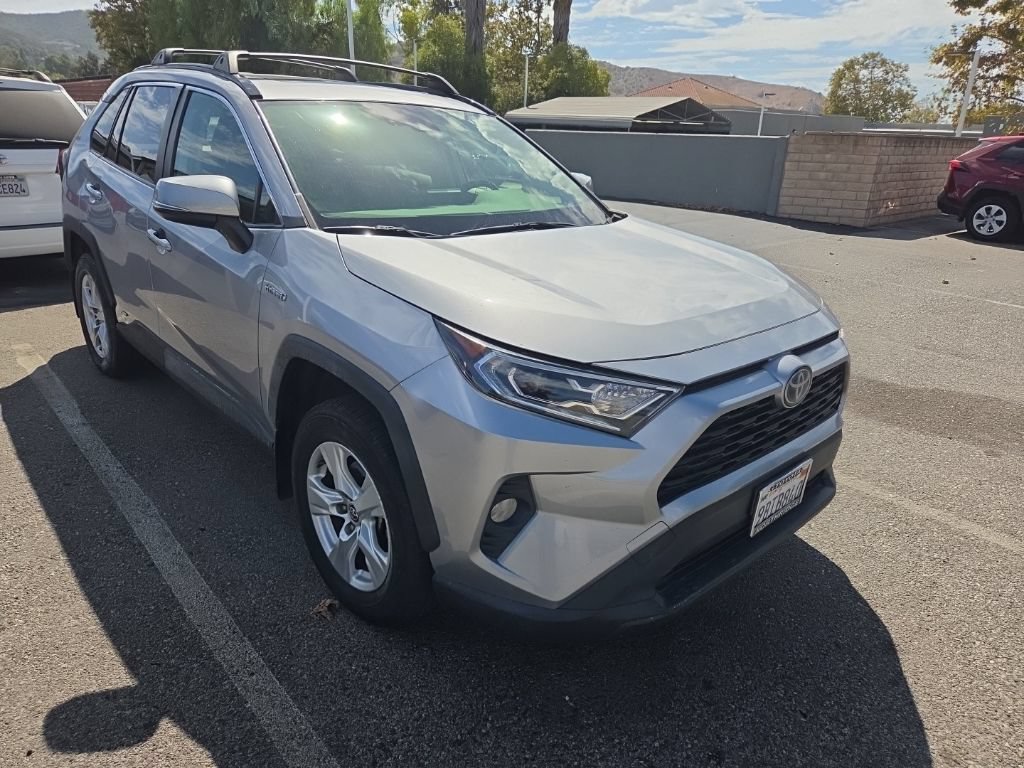 Used 2019 Toyota RAV4 XLE w/ Carpet Mat Package AWD/4WD image 7