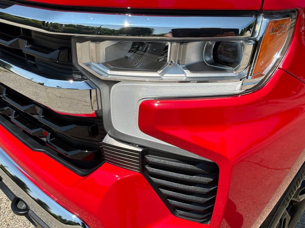 Used 2023 Chevrolet Silverado 1500 LT AWD/4WD image 14