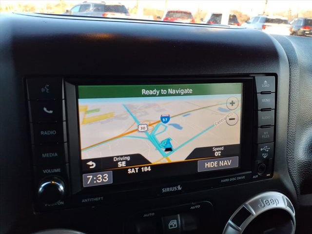 Used 2018 Jeep Wrangler Unlimited Sahara w/ Connectivity Group image 31